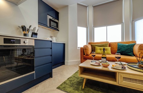 Scarborough Apartment | Apt 1 - North Marine Villa - Pet-friendly. Ground floor modern apartment near North Bay Beach.
