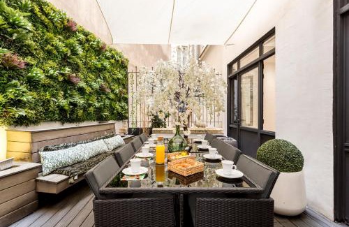 Champs-Elysees Apartment | APT 10P 160m2 WITH TERACe