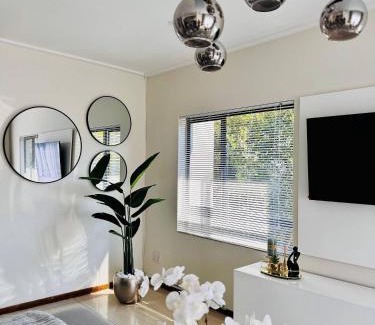 Greater Johannesburg Metropolitan Area Apartment | Apt 2 Bed in Stunning Golf Estate