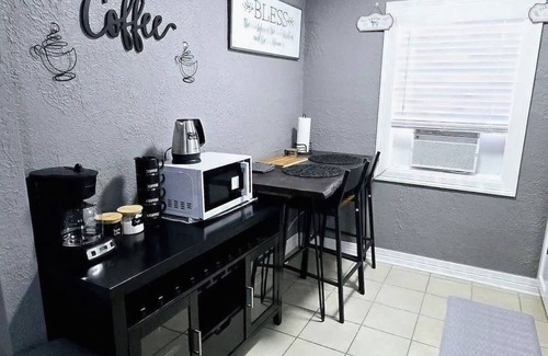 Baytown Apartment | Apt#3 Quiet comfortable place near chemical plants