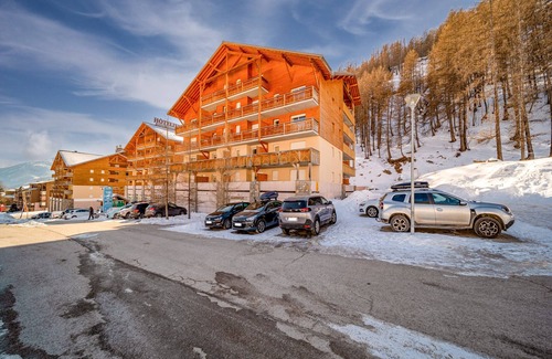Allos Apartment | Apt 4/6 ppl near the ski runs, heated indoor pool