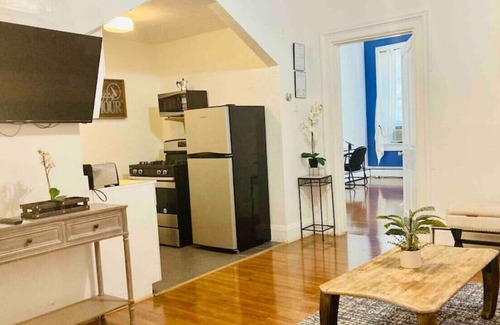 CUF Apartment | Apt #4 · Clean and Historical one bedroom apt in OTR/UC