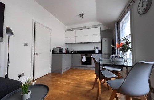 Soho Apartment | Apt 4, Soho Apartments 2nd floor by Indigo Flats