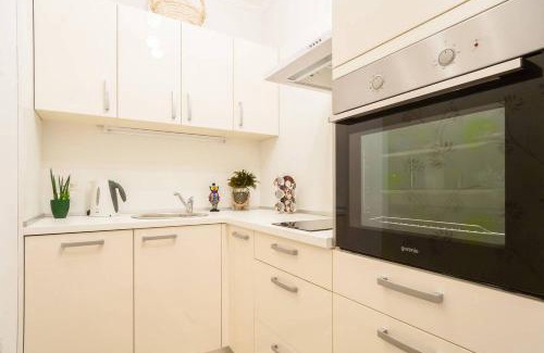 Rozino Apartment | Apt "Budva" with Sea View and Garage Parking