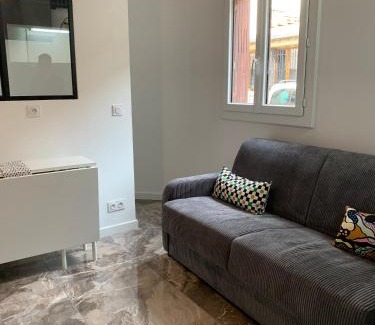 Gambetta Apartment | Apt Charmant, Proche Gare et Centre Historique - Climatisation & WIFI