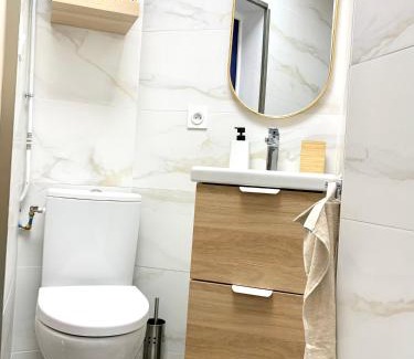 Gambetta Apartment | Apt Charmant, Proche Gare et Centre Historique - Climatisation & WIFI