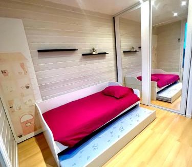 Montolivet Apartment | Apt Chic with view on Collines de Marcel Pagnol Wifi free parking and clim