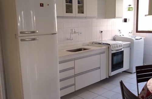 Enseada Apartment | Apt Enseada 2 bedrooms, 2 bathrooms, air conditioning, swimming pool, 350 mts. from the beach.