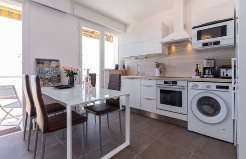 Cros-de-Cagnes Apartment | APT FRONT BEACH, TERRACE, ELEVATOR, AIR CONDITIONING, WIFI, FREE PRIVATE PARKING