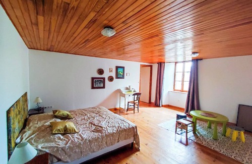 Saint-Flour Apartment | Apt/gîte St Flour - 6-8 Personnes Dans le Cantal