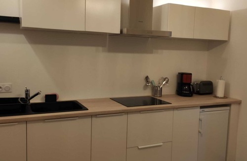 Vannes Apartment | Apt historic center Vannes private courtyard and garage, sleeps 4