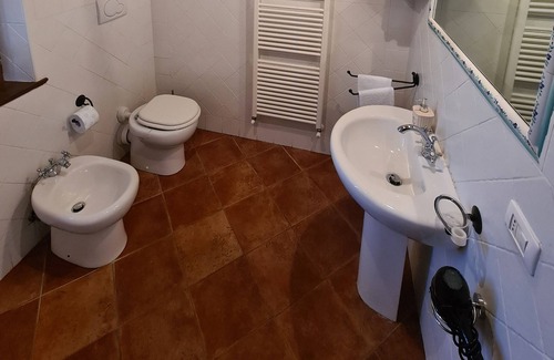 Camucia House | Apt in 19th century farmhouse near Cortona, pool, garden and beautiful views