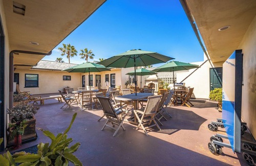 Balboa Peninsula Apartment | Apt next to Boardwalk, Pier, Beach, Dining & More