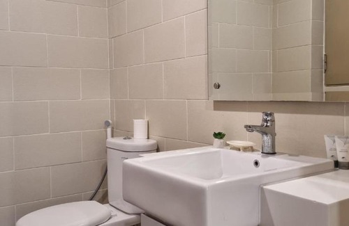 Ragunan Apartment | Apt Pejaten Park 1BR Latte w/Netflix