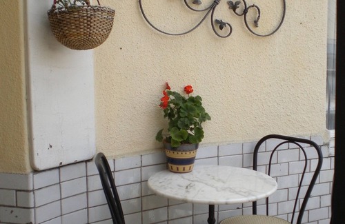 Inner City Budapest Apartment | Apt. Sarah-Belle: Cozy Luxury in the City Center - PRE/POST CRUISE SPECIALS