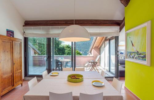 Nesso Apartment | APT with Terrace and shared Pool! Lake view!