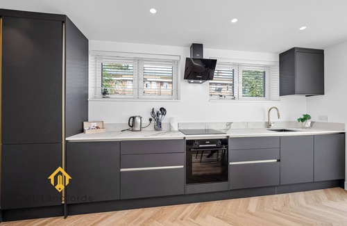 Chiswick Riverside Apartment | Apt1 Exclusive 1 bedroom Flat near Chiswick Business Park!
