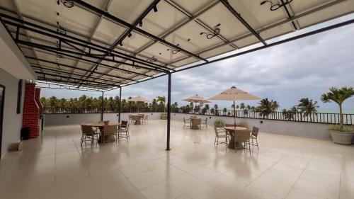 Barreira do Boqueirao Apartment | Apto a 100m da praia c 2 suites, Wi Fi e Piscina