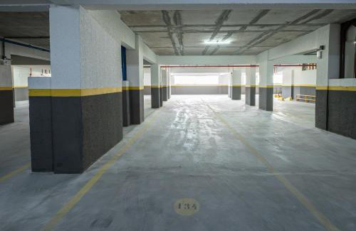 Praia da Armacao do Itapocoroi Apartment | Apto A 300m PRAIA e 8min Beto Carreiro c Vista Mar Incrível Ar Condicionado Churrasqueira privativa Condo Completo com Piscina Academia ao Ar livre Sauna Playground Portaria 24H e Vaga privativa de Garagem Reserve Agora e Viva essa Experiência