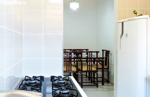 Tombo Apartment | Apto c Wi-Fi a 180m da Praia do Tombo - Guarujá