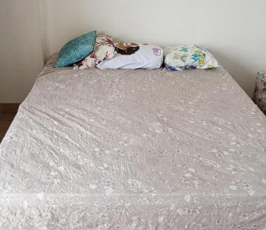 Itarare Apartment | Apto Equivalente a 2 quartos pela possibilidade de pessoas Biombo para até três separações Equivalente portanto a 3 quartos para até 9 pessoas Sacada ampla andar alto e Sacada ampla