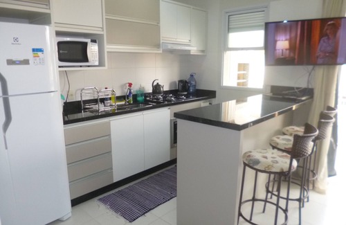 Ingleses Norte Apartment | Apto Gorgeous 2 Qtos Suite w /130 meters from the Sea. WIFI Smart TV