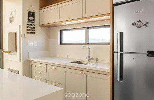 Porto Belo Apartment | Apto moderno com vista para o mar LLR802