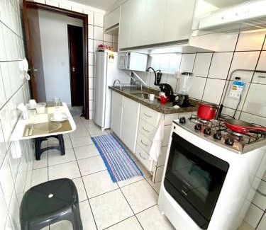 Centro Apartment | Apto no centro perto do Shopping com 2 Quartos de Casal ArCond WiFi Fibra HomeOffice e Garagem em Dourados