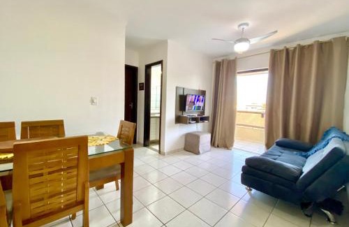Centro Apartment | Apto no centro perto do Shopping com 2 Quartos de Casal ArCond WiFi Fibra HomeOffice e Garagem em Dourados