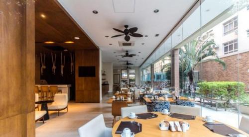 Pompeia Apartment | APTO Novo e Top com Vista pro Mar em Condomínio Completo em Frente à Praia!