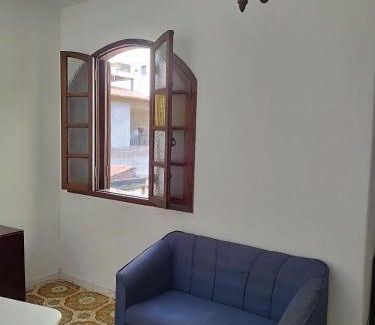 Centro de Vila Velha Apartment | Apto tipo Casa 10 com 2 quartos bem grande Praia da Costa Centro Ar Condicionado Internet Mobiliado Geladeira Fogao TV