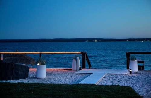 Aquebogue Hotel | Aqua by American Beech - Superior King