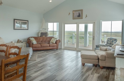 Port Aransas House | Aqua-Holics | Pet Friendly, Shared Pool, Gulf View