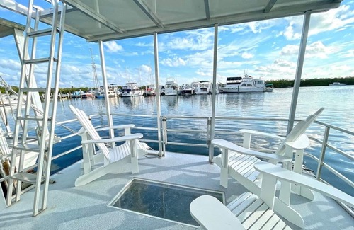 Tavernier Boat Rental | Aqua Lodge Houseboat "Yellow Tail "