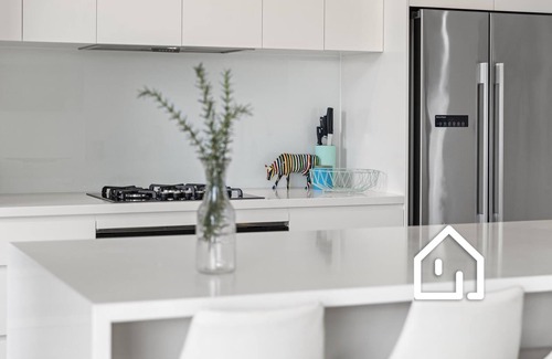 Blairgowrie House | Aqua Luna *1 NIGHT FREE* Stylish Retreat by Koonya Ocean Beach