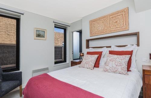 Port Fairy Apartment | Aqua Mist Seascape
