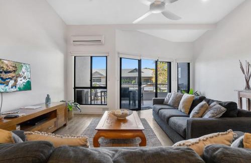 Byron Bay House | Aqua on Fletcher Street
