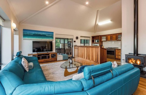 Dunsborough House | Aqua on Green Bikes Kayaks Ocean Views and More