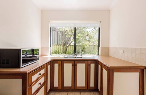 Dunsborough House | Aqua on Green Bikes Kayaks Ocean Views and More