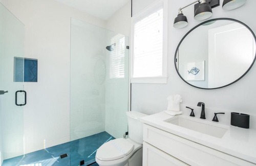Bradenton Beach House | Aqua Paradise by AMI Locals