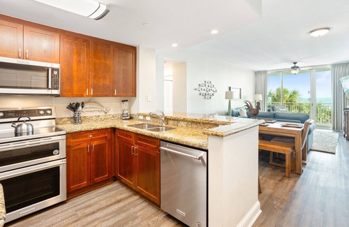 Panama City Beach Condo | Aqua Resort 2nd Floor Rare 4BR/2BTH Beachfront Free Beach Service