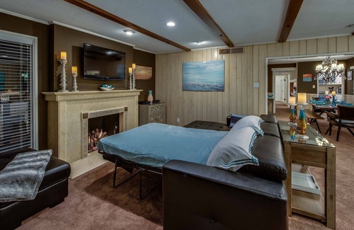 West Newport House | Aqua Sea Luxury Villa On The Harbor 2 Blks To Beach! W/Central Air/Boat 4 Rent