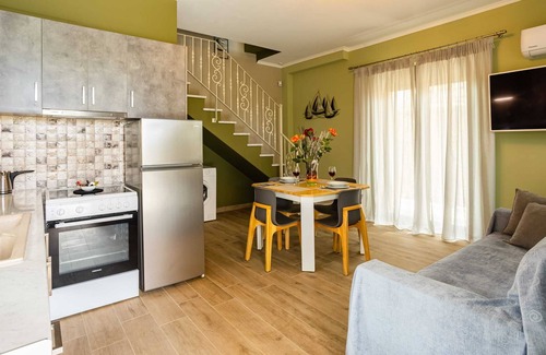 Gargaliani House | Aqua-tastic Getaway, Marathopoli's Poolside Gem