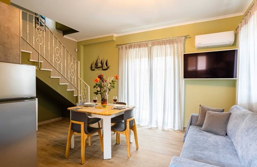 Gargaliani House | Aqua-tastic Getaway, Marathopoli's Poolside Gem