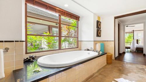 Choeng Mon Villa | Aqua Vista 28 - Traditional Thai Style Villa