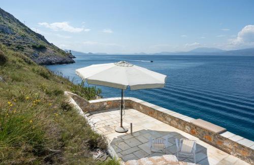 Hydra Apartment | Aqua Vista Apartments with private seafront