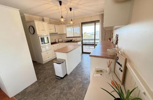 Port Vincent House | Aqua Vista