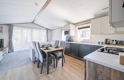 Great Houghton Cottage | AQUADROME ABODE - BILLING AQUADROME in Billing Aquadrome Holiday Park