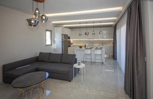 Stegna Apartment | Aquamarine Luxury Suite 2nd floor