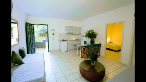 Agia Pelagia Hotel | Aquarius Apartments "by Checkin"